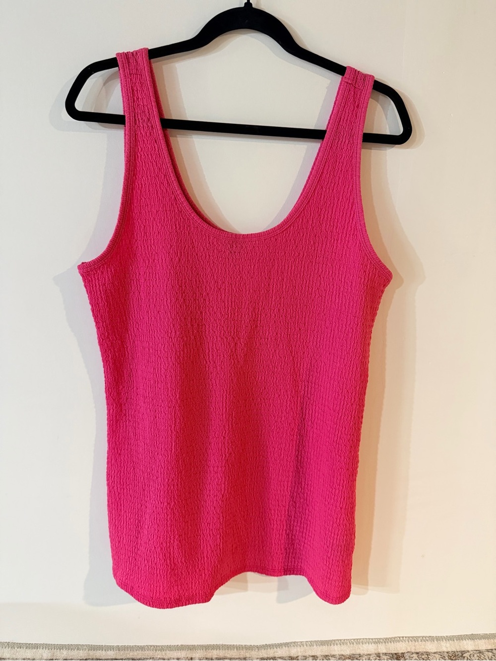 Torrid stretchy textured hot pink tank top